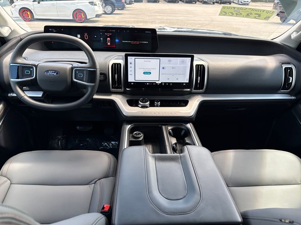 Certified 2025 Ford Expedition Active image 6