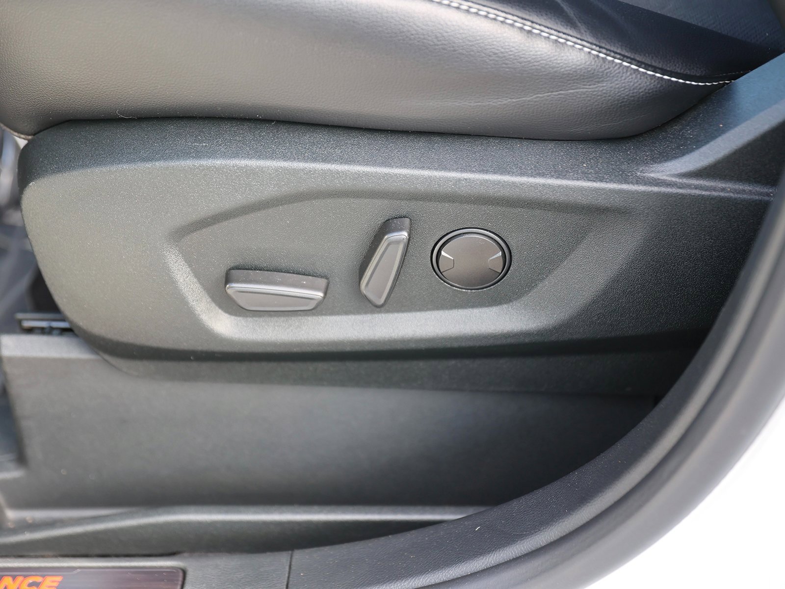 Certified 2022 Ford Edge ST image 19