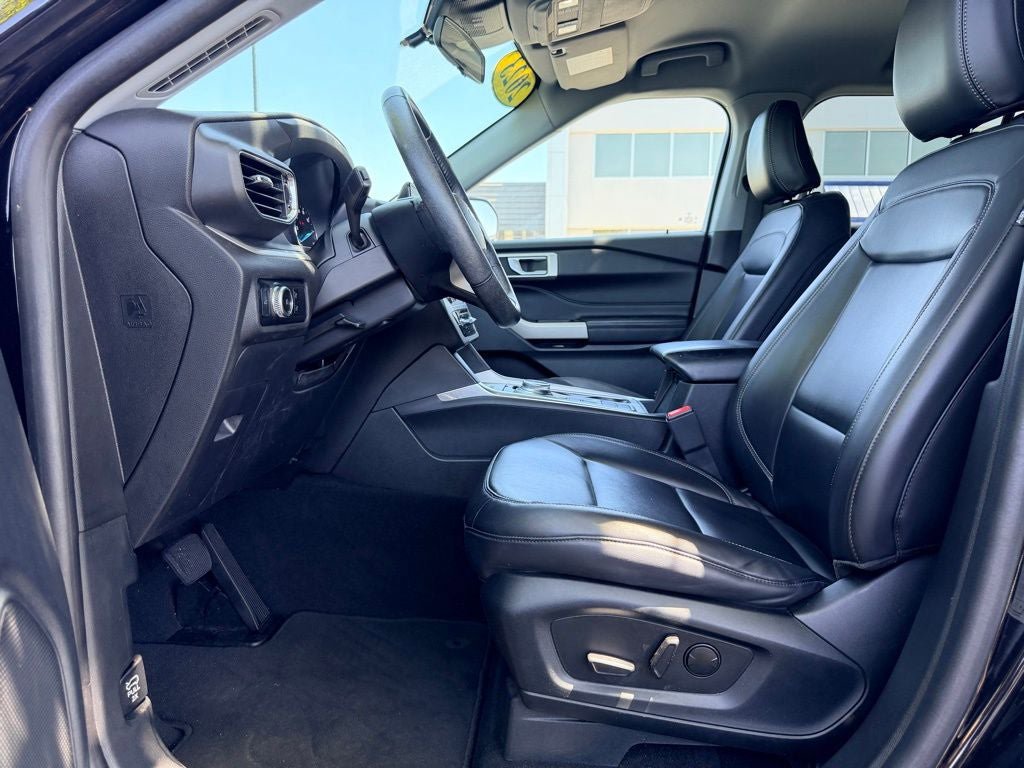 Certified 2023 Ford Explorer XLT w/ Equipment Group 202A RWD image 23