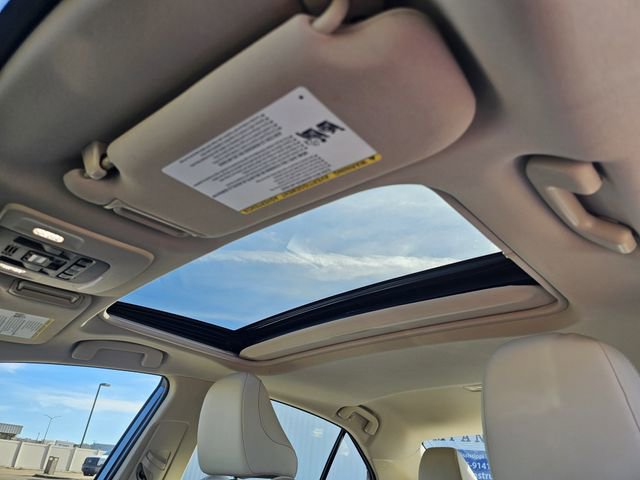 Used 2023 Toyota Camry XLE image 18