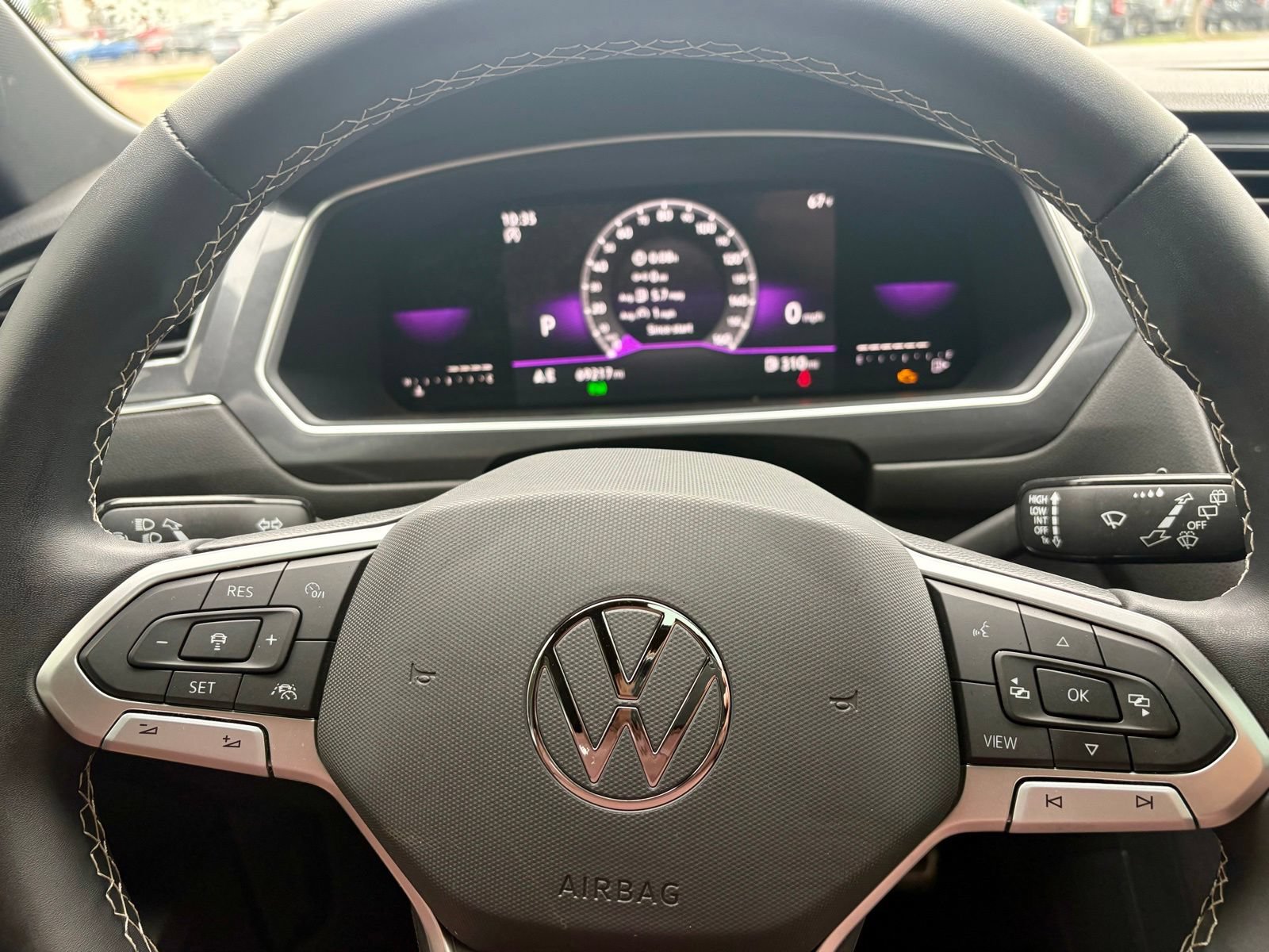 Used 2023 Volkswagen Tiguan SE R-Line FWD image 17