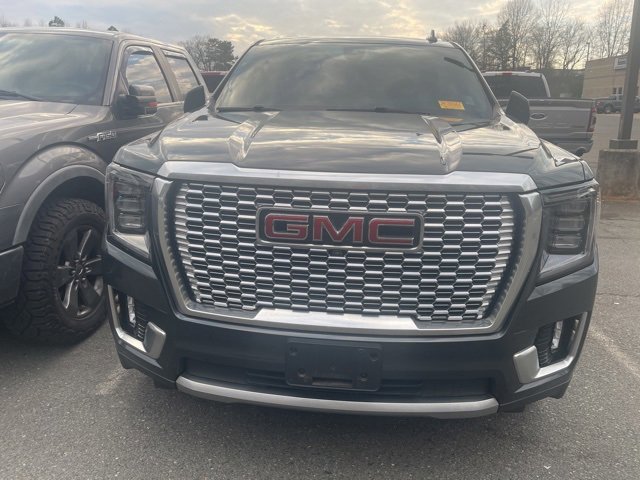 Used 2021 GMC Yukon XL Denali w/ Denali Ultimate Package image 3