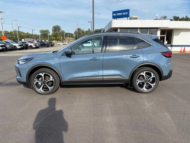 Certified 2025 Ford Escape ST-Line Select w/ Tech Pack #1 AWD/4WD image 2
