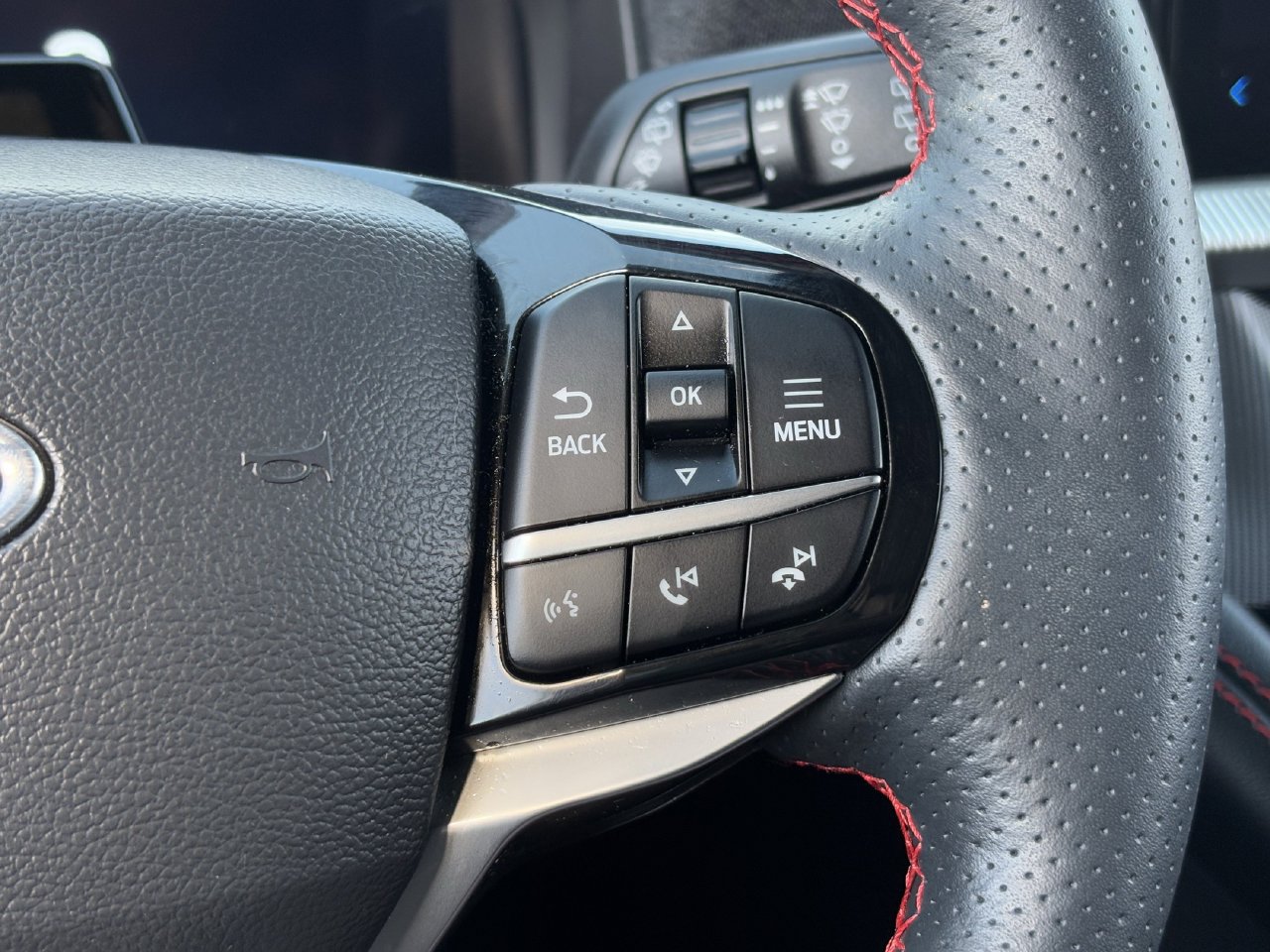 Certified 2025 Ford Explorer ST-Line AWD/4WD image 17