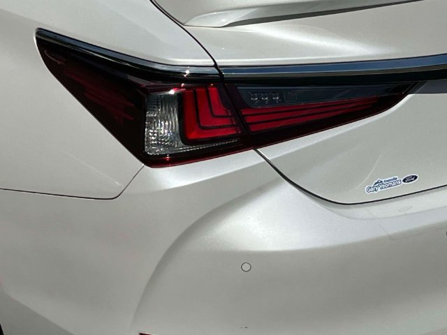 Used 2024 Lexus ES 350 w/ Premium Package FWD image 10