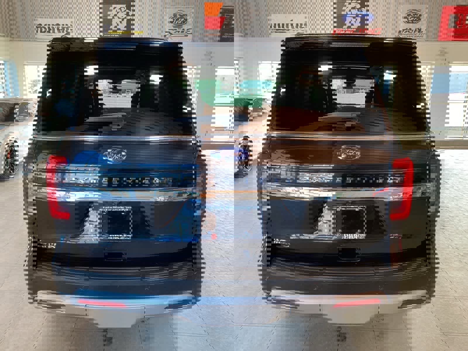 Certified 2023 Ford Expedition Limited image 4