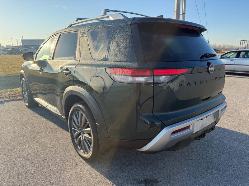 Used 2024 Nissan Pathfinder SL w/ SL Premium Package image 3