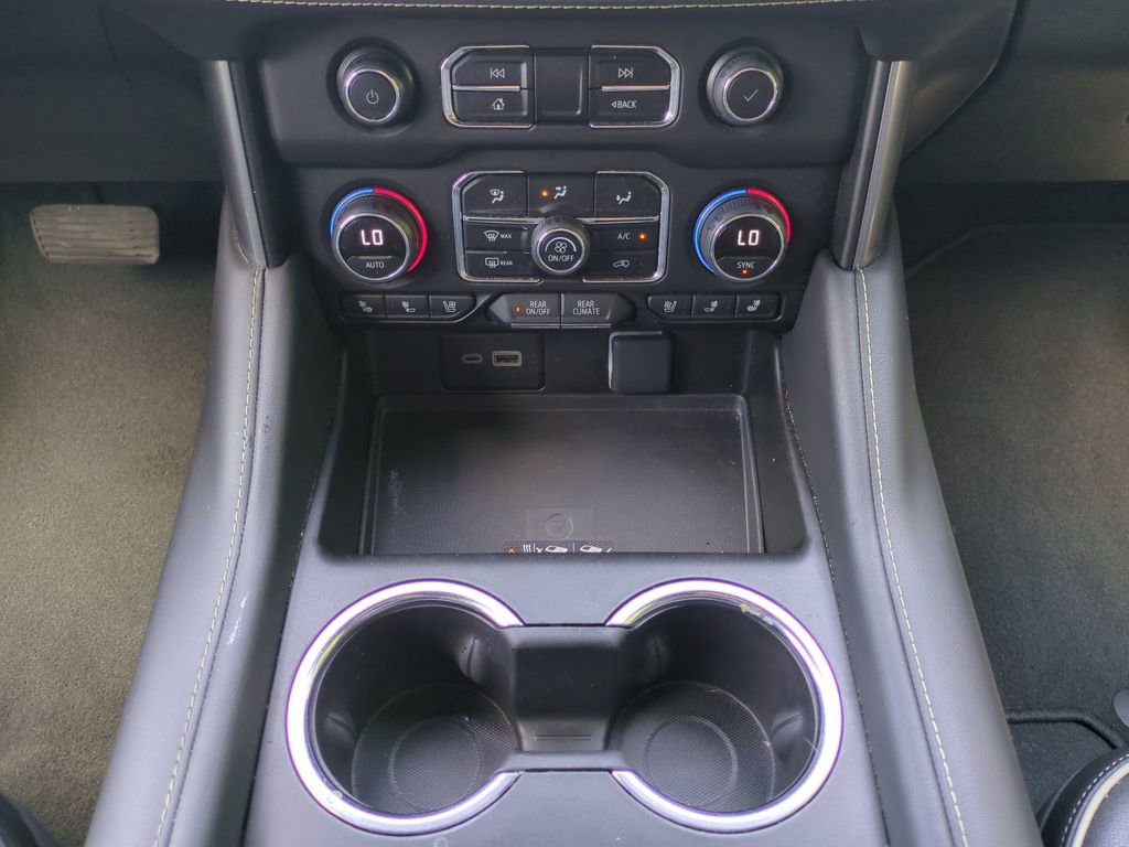 Used 2024 Chevrolet Tahoe Premier AWD/4WD image 24