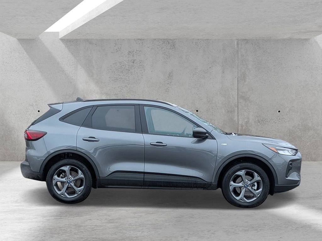 Certified 2025 Ford Escape ST-Line AWD/4WD image 2