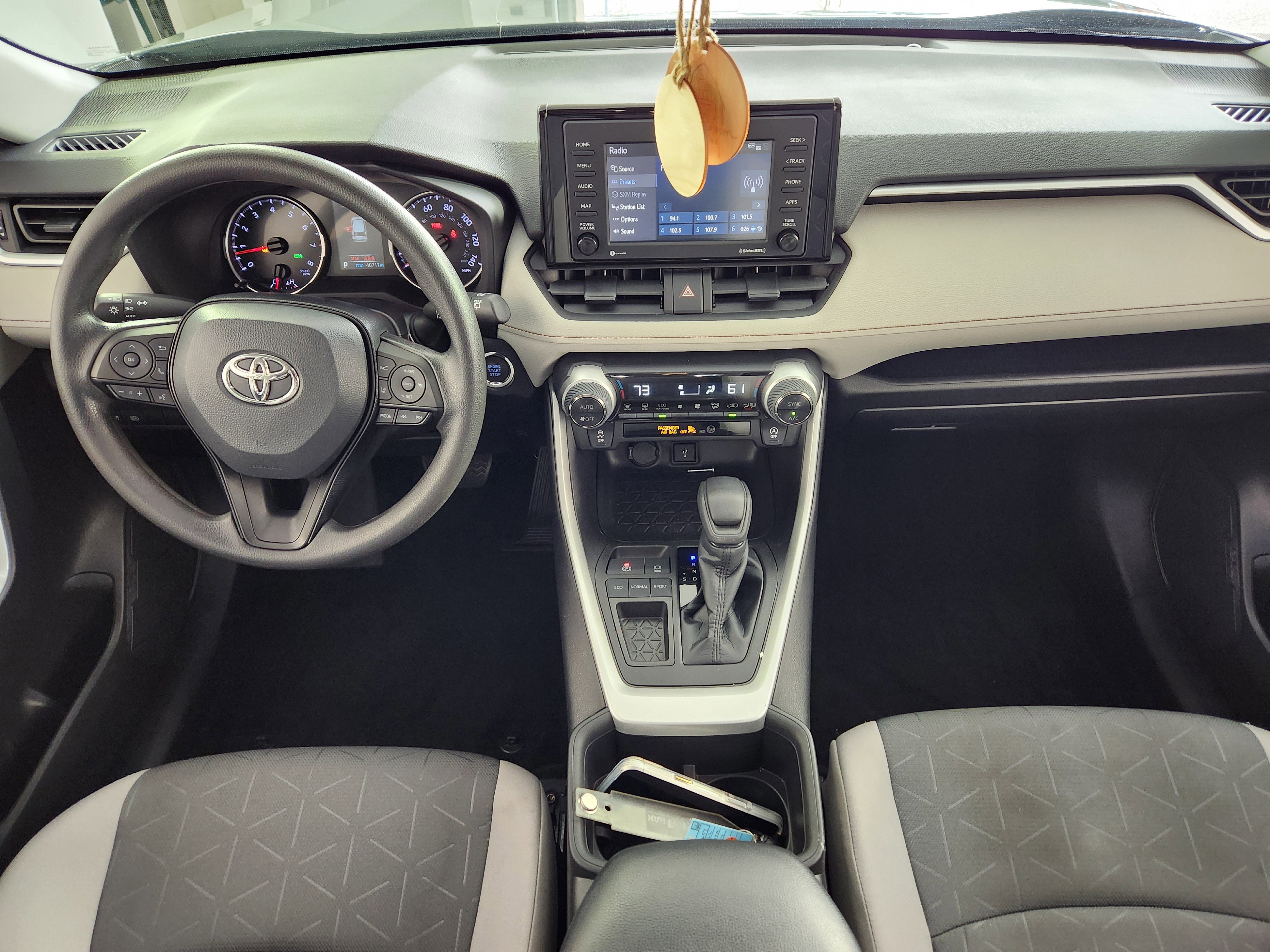 Used 2022 Toyota RAV4 XLE image 15