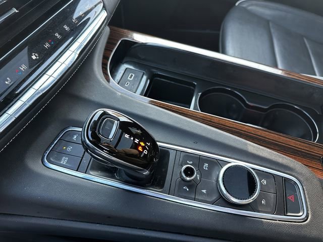 Used 2022 Cadillac Escalade Premium Luxury image 26