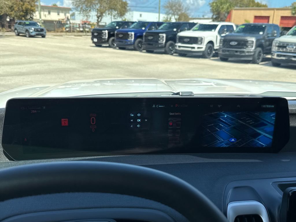 Certified 2025 Ford Expedition Active image 18