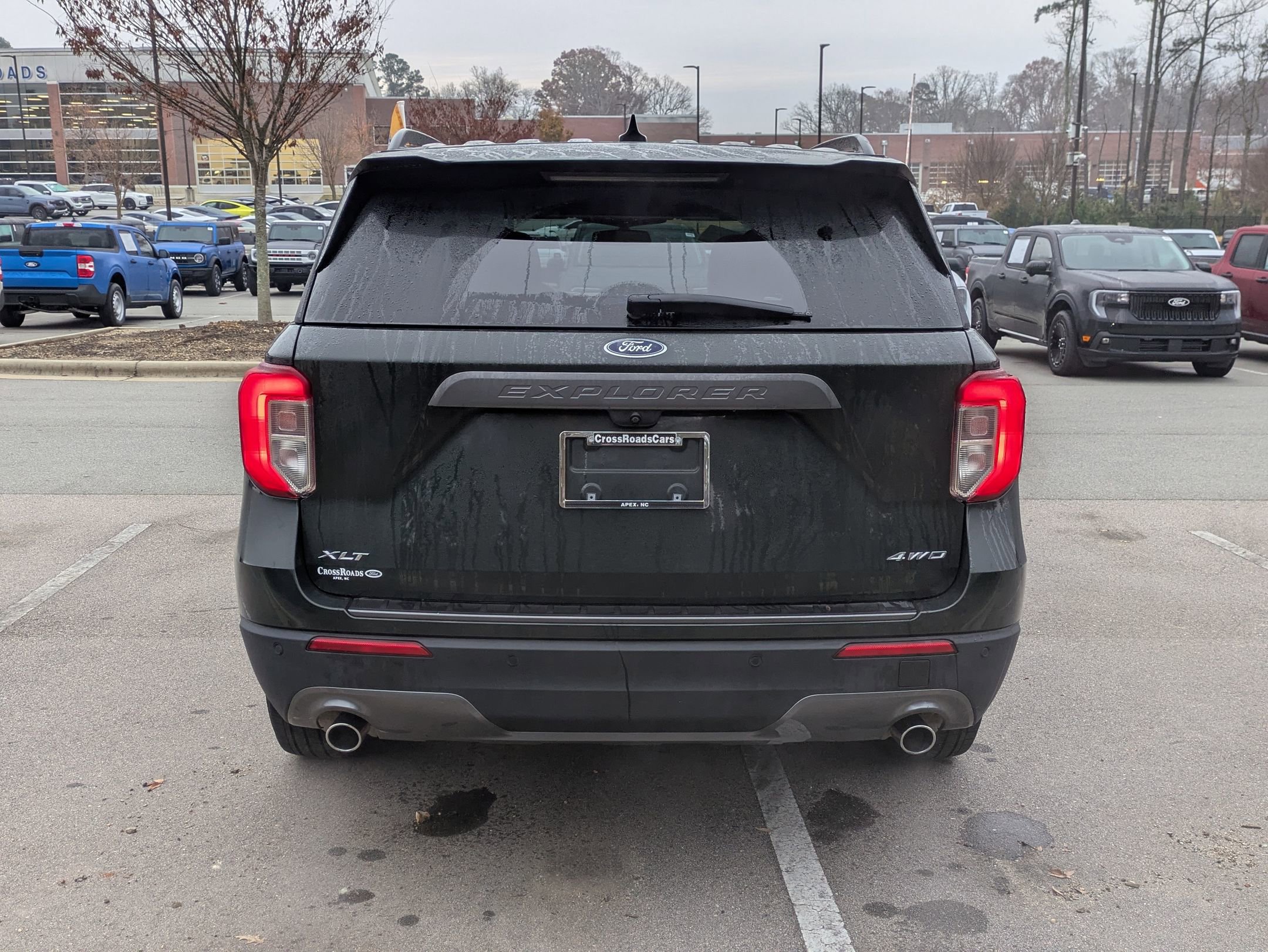 Certified 2022 Ford Explorer XLT w/ Equipment Group 202A image 5