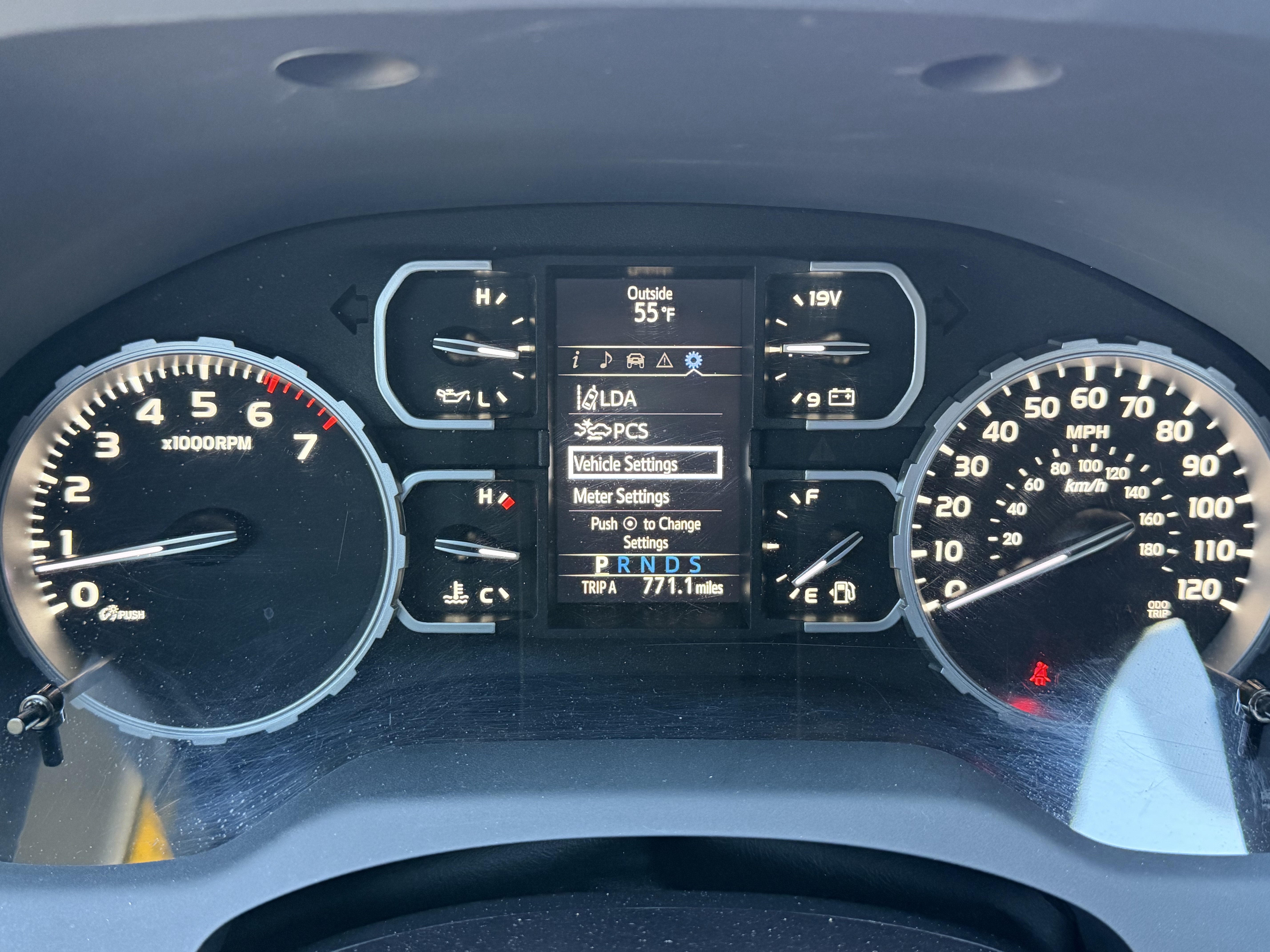 Used 2021 Toyota Tundra SR5 w/ SR5 Leather Package AWD/4WD image 11