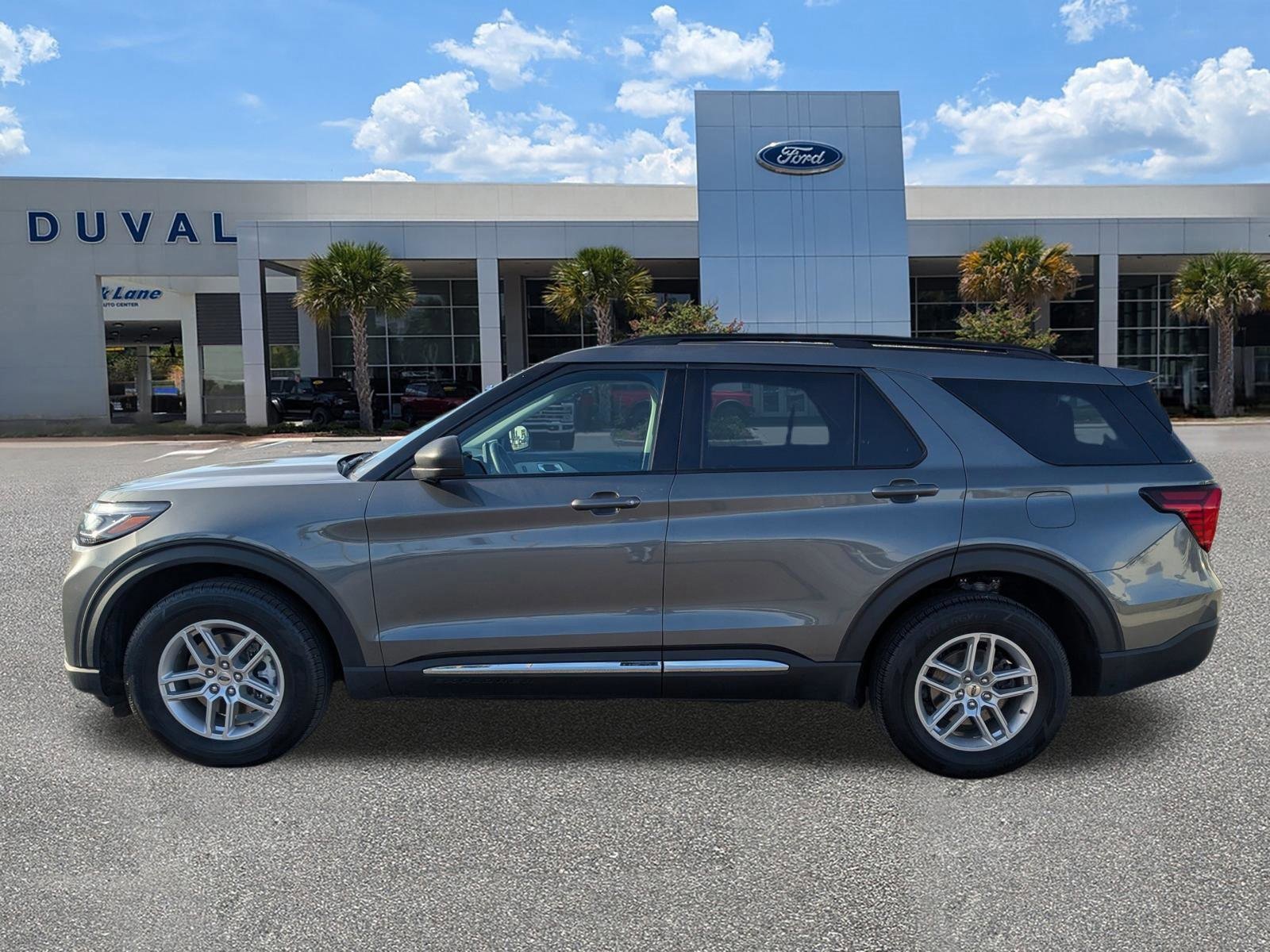 Certified 2025 Ford Explorer Active image 2