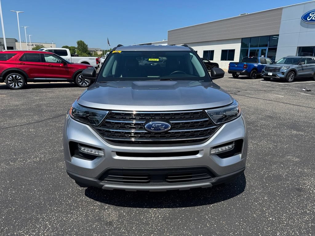 Certified 2024 Ford Explorer XLT w/ Equipment Group 202A AWD/4WD image 8