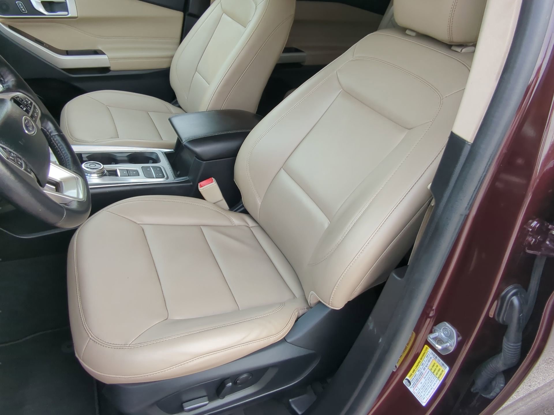 Certified 2022 Ford Explorer XLT w/ Equipment Group 202A RWD image 59