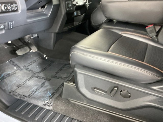 Certified 2025 Ford F350 Lariat w/ Black Appearance Package image 18