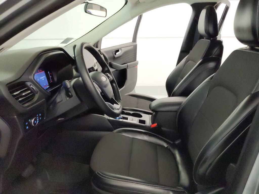 Certified 2024 Ford Escape SE FWD image 16
