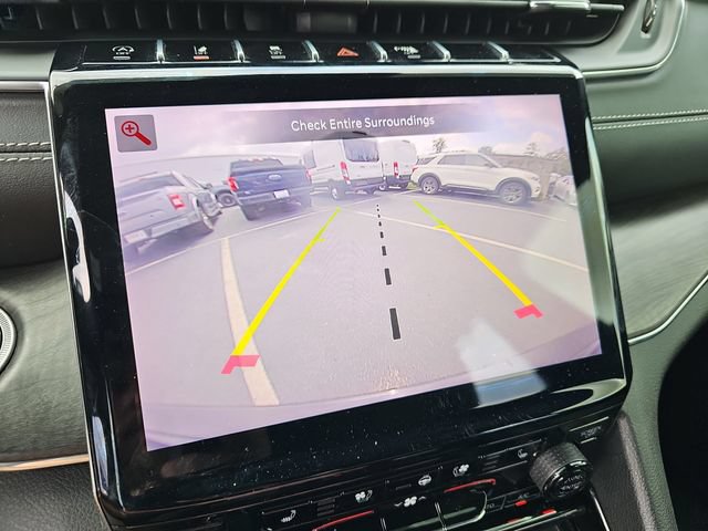 Used 2023 Jeep Grand Cherokee Overland w/ Luxury Tech Group IV AWD/4WD image 28
