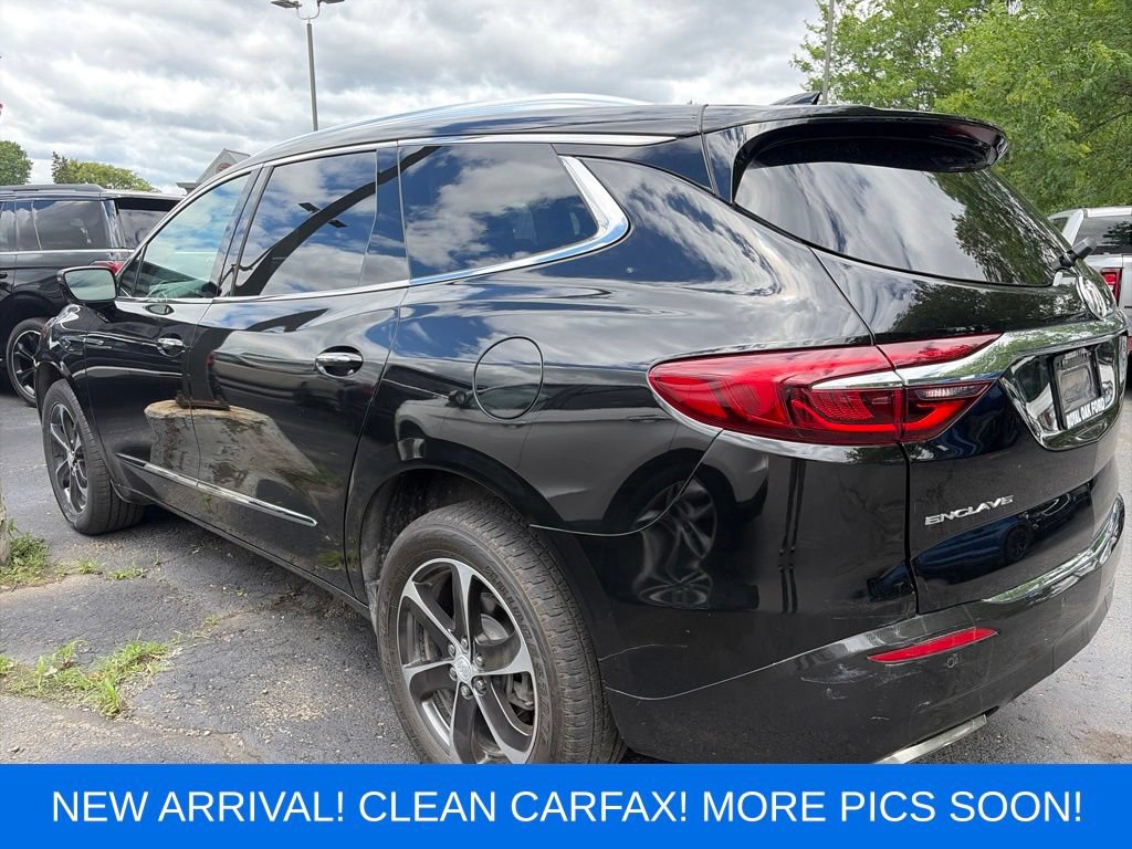 Used 2020 Buick Enclave Essence w/ Sport Touring Edition FWD image 2