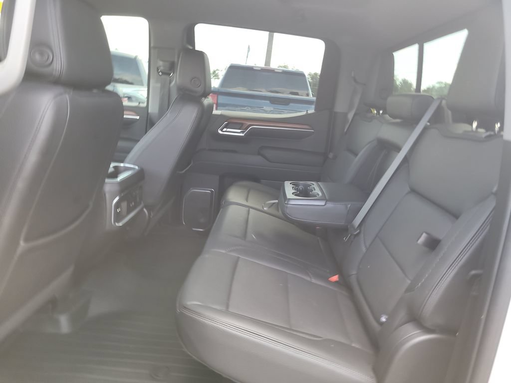 Used 2023 GMC Sierra 1500 Denali w/ Technology Package AWD/4WD image 10