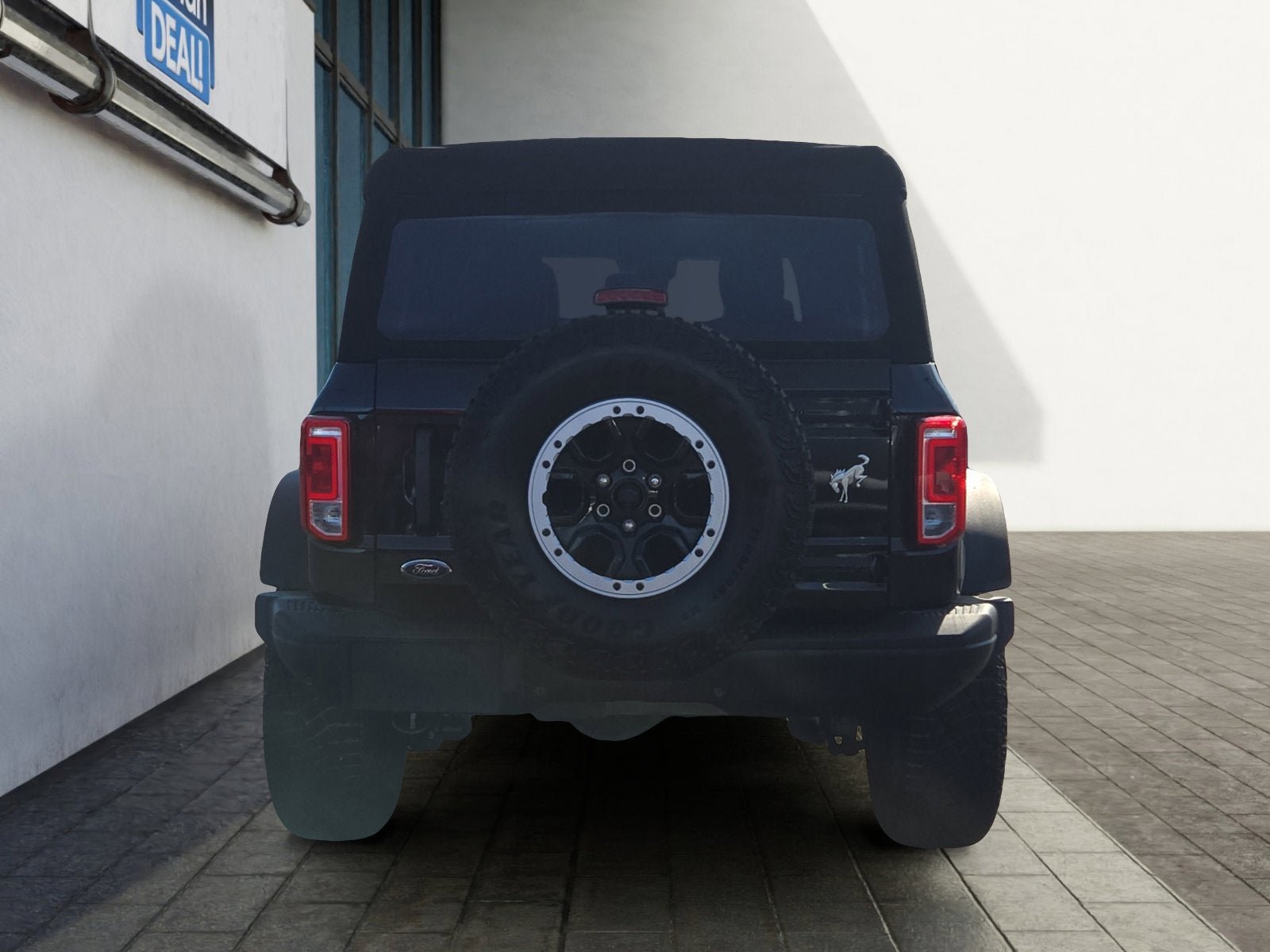 Certified 2024 Ford Bronco Black Diamond w/ Sasquatch Package AWD/4WD image 4
