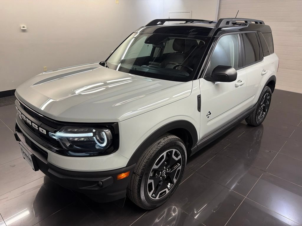 Certified 2023 Ford Bronco Sport Outer Banks w/ Tech Package AWD/4WD image 3