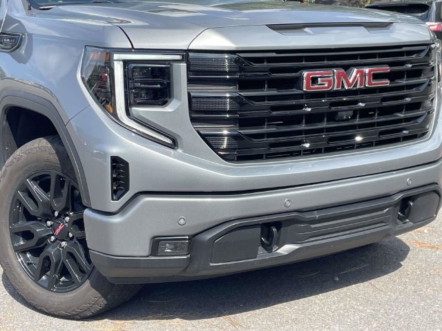Used 2025 GMC Sierra 1500 Elevation w/ Elevation Premium Package AWD/4WD image 2