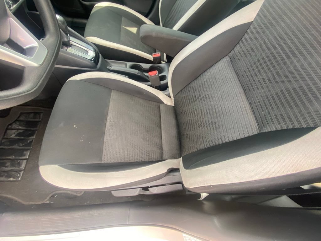 Used 2020 Nissan Versa SV FWD image 21