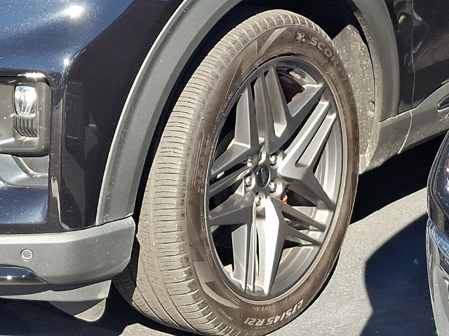 Certified 2025 Ford Explorer ST AWD/4WD image 6