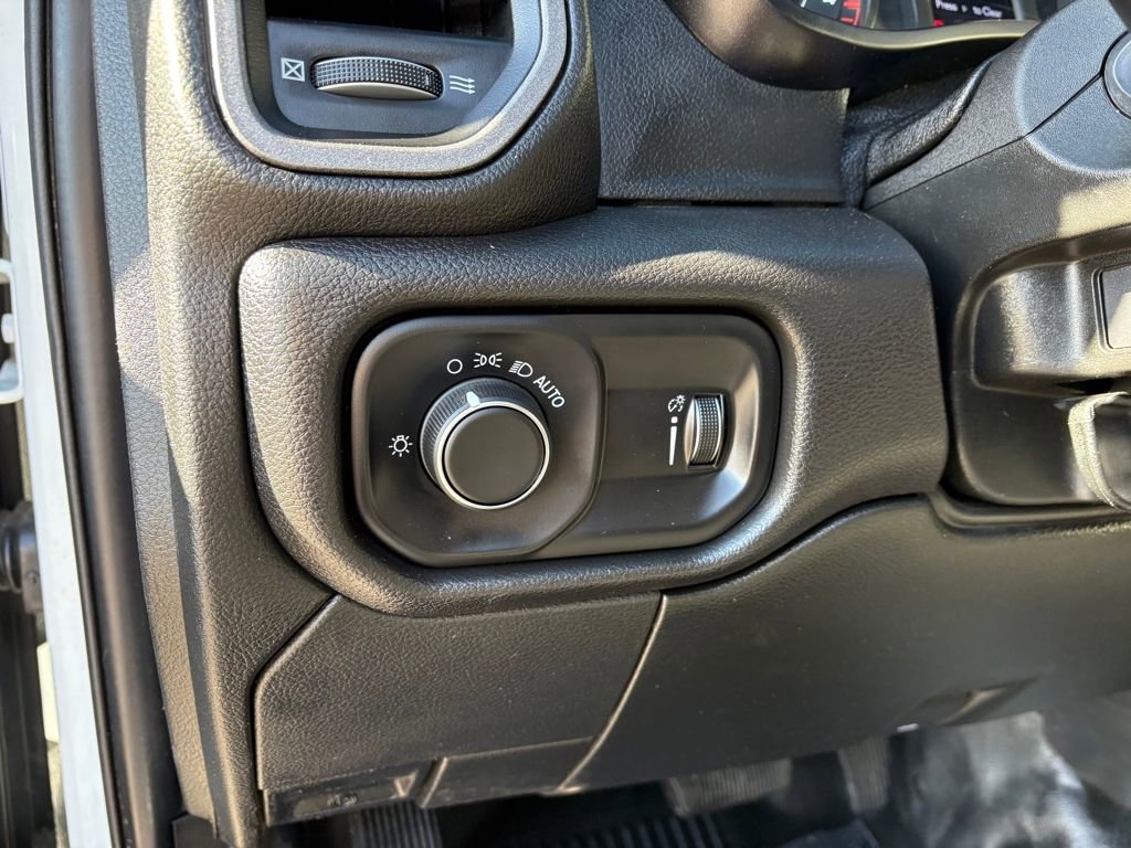 Used 2022 RAM 5500 Tradesman w/ Chrome Appearance Group image 14