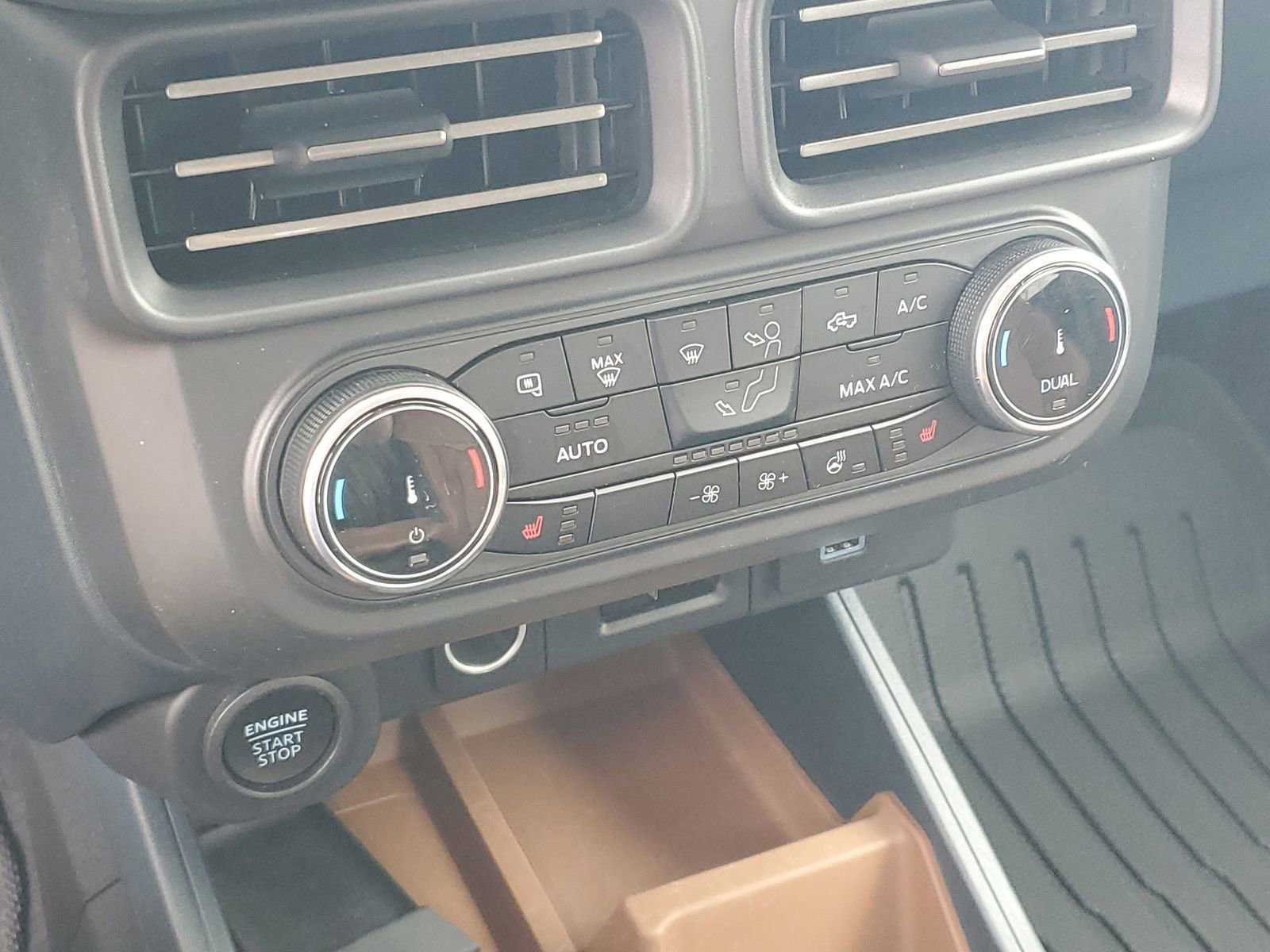 Certified 2024 Ford Maverick Lariat image 25