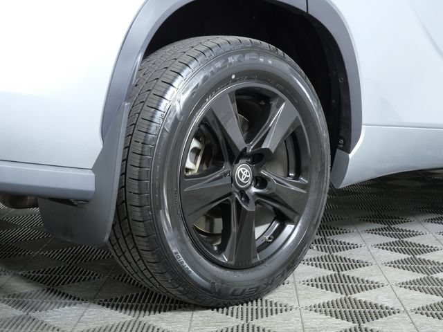 Used 2021 Toyota Highlander LE AWD/4WD image 7
