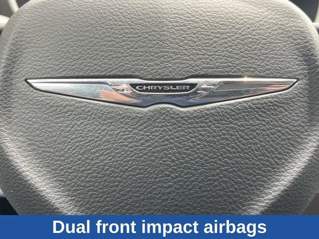 Used 2023 Chrysler Pacifica Touring-L FWD image 38