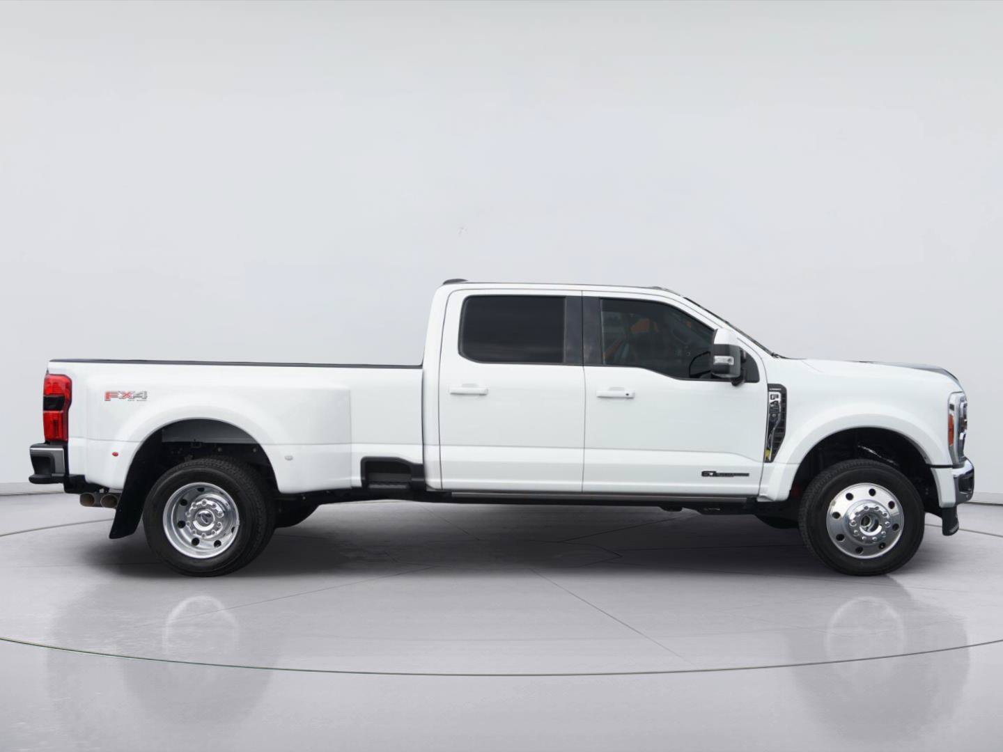 Certified 2023 Ford F450 Lariat w/ Lariat Ultimate Package AWD/4WD image 5