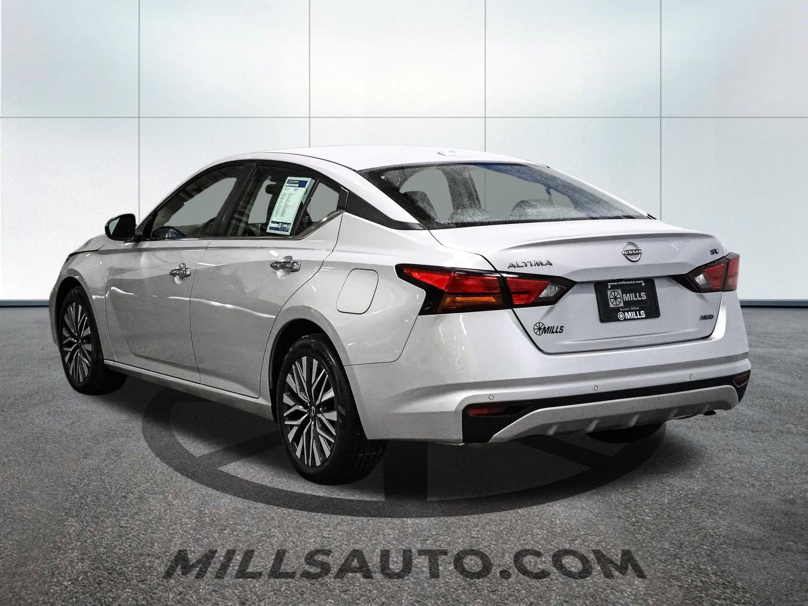 Used 2024 Nissan Altima 2.5 SV image 8