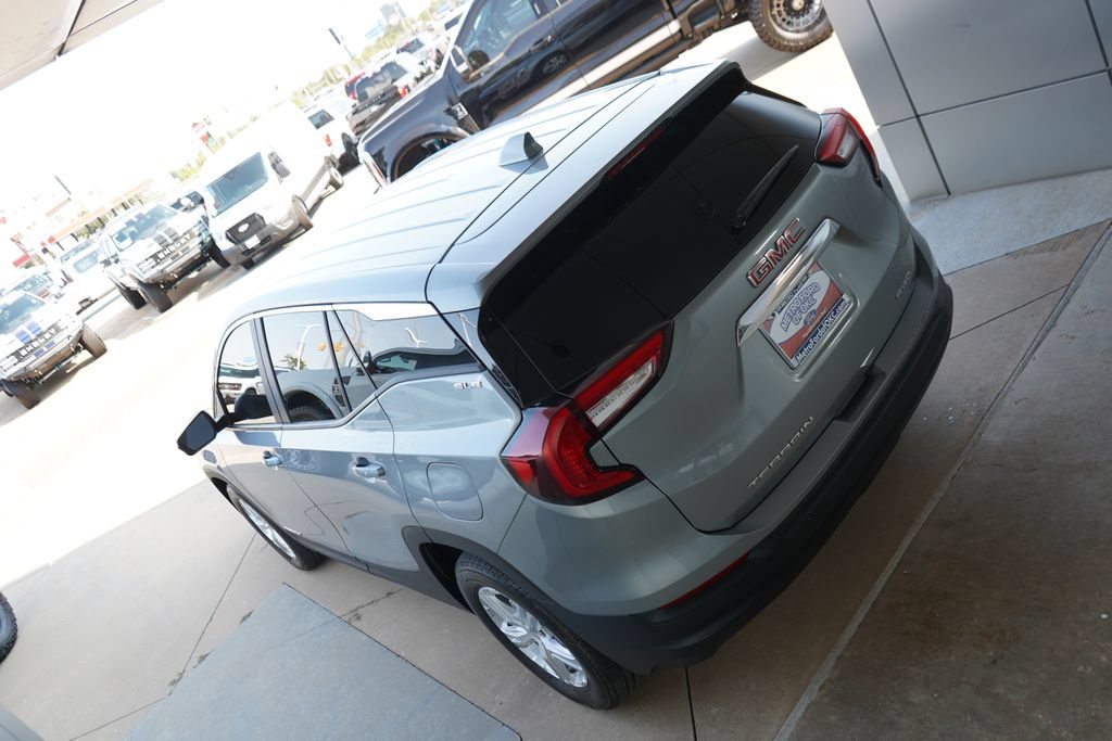 Used 2024 GMC Terrain SLE AWD/4WD image 13