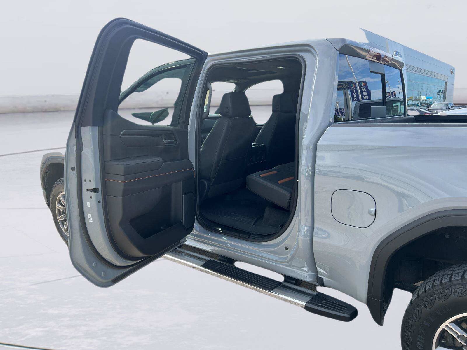 Used 2024 GMC Sierra 1500 AT4 w/ Technology Package AWD/4WD image 24