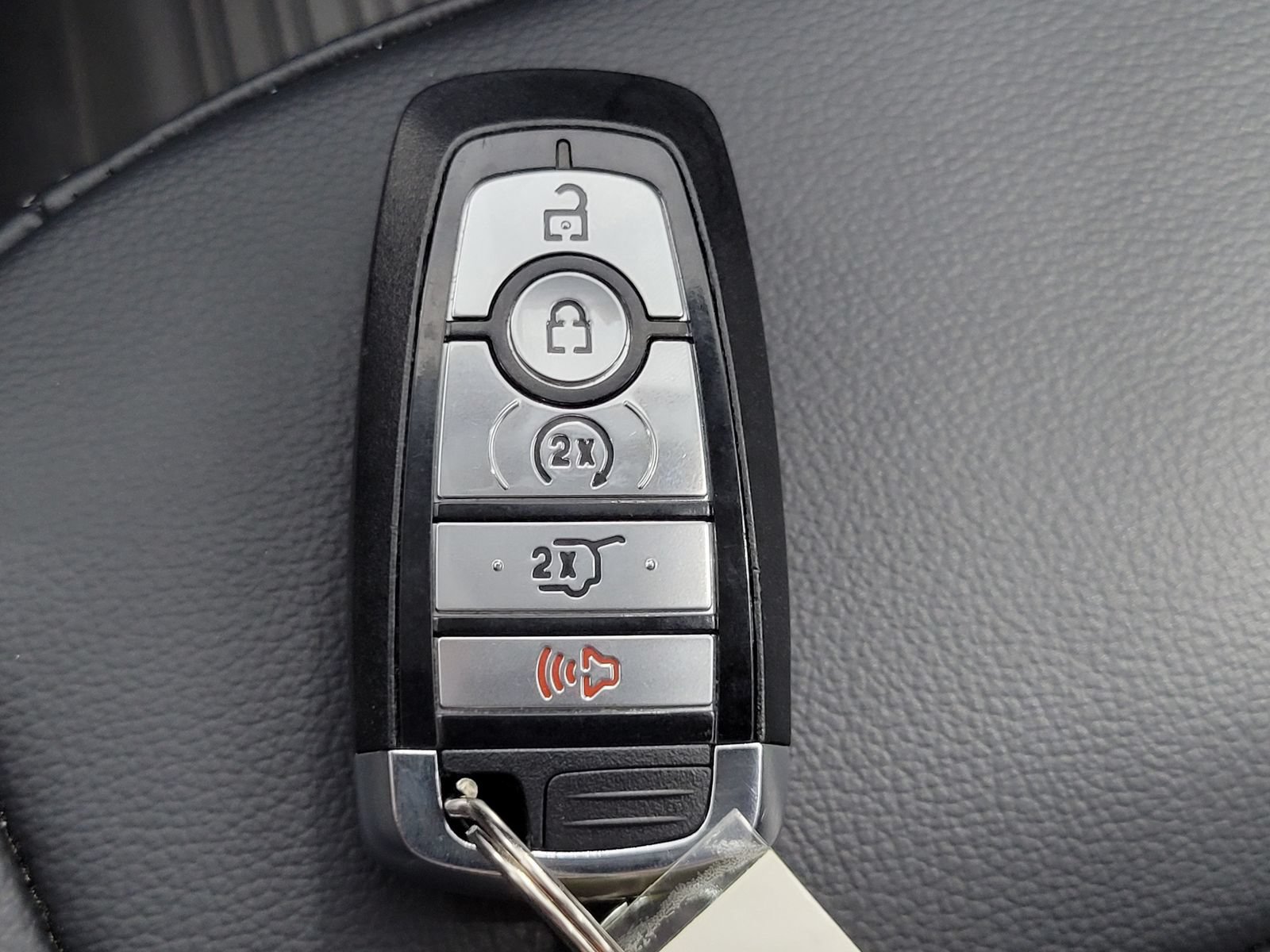 Certified 2024 Ford Edge SEL w/ Convenience Package AWD/4WD image 23