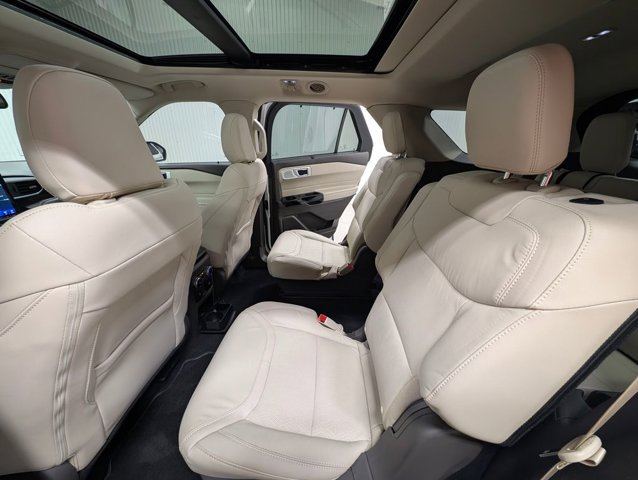 Certified 2022 Ford Explorer Platinum w/ Equipment Group 601A AWD/4WD image 15