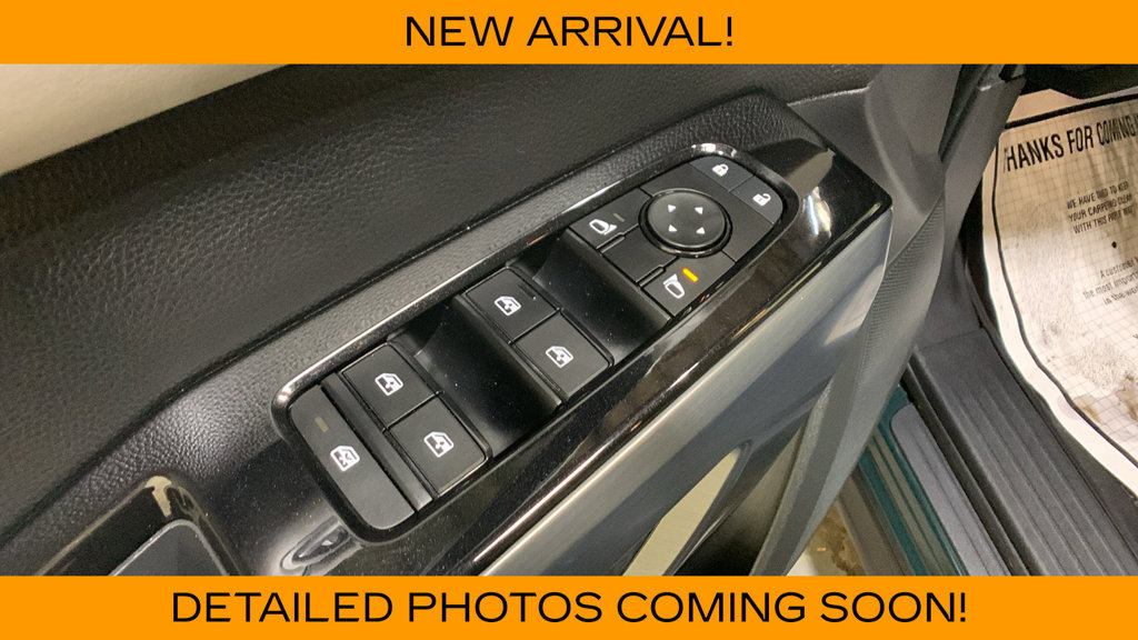 Used 2022 Nissan Pathfinder SL w/ SL Black Package AWD/4WD image 27