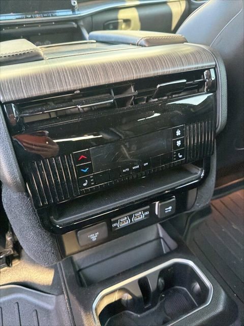 Used 2023 Jeep Wagoneer Series III w/ Preferred Equipment Group image 28