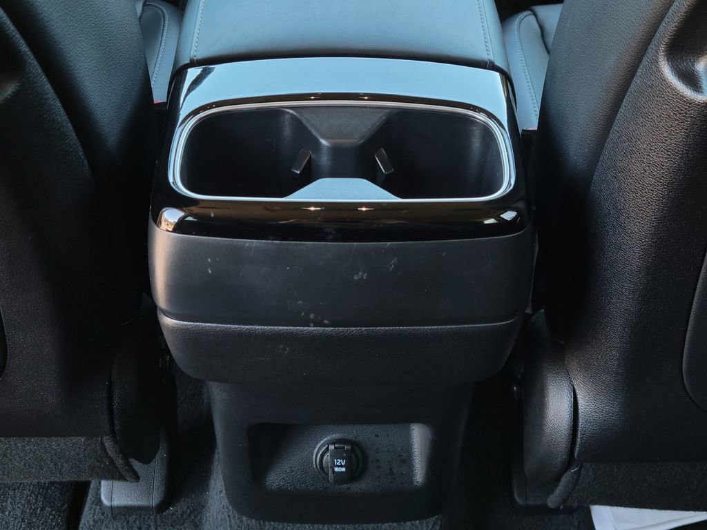 Used 2024 Kia Telluride EX w/ EX Captain's Chair Package image 18