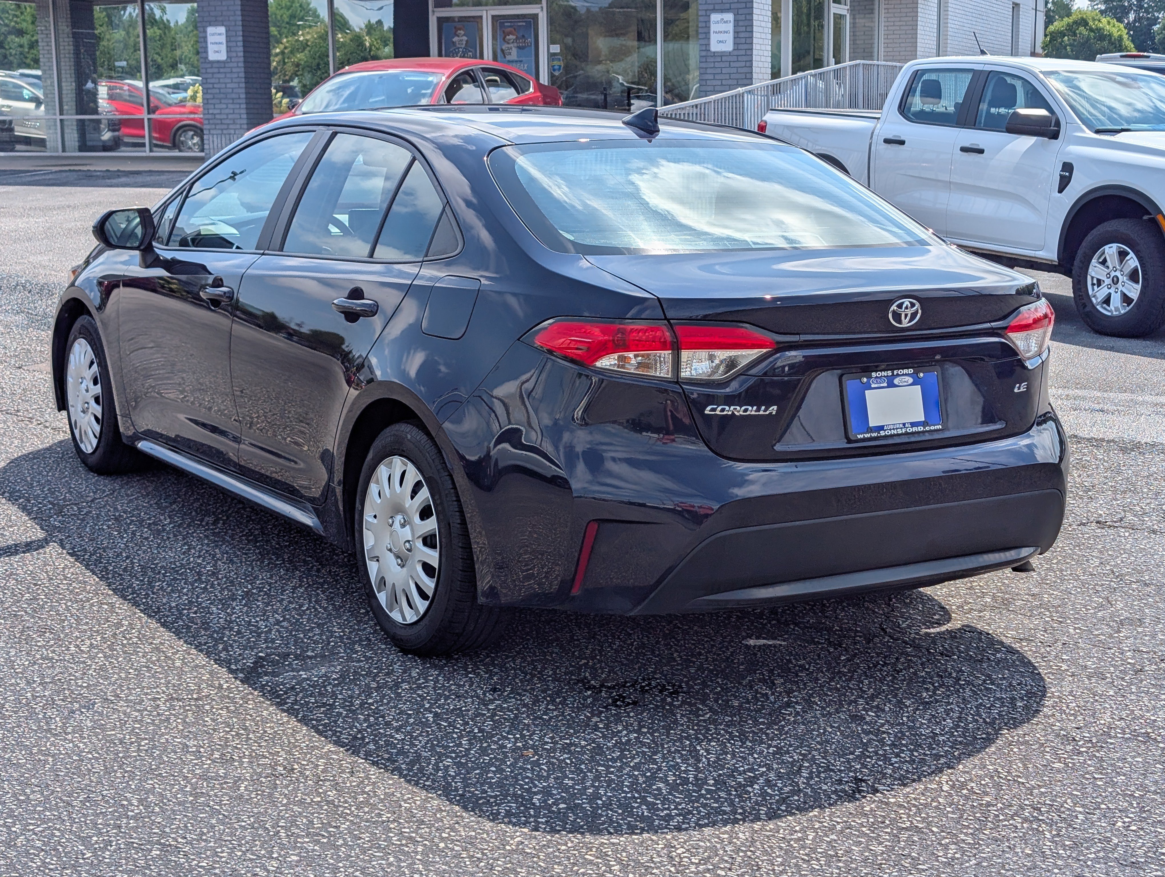 Used 2022 Toyota Corolla LE FWD image 11