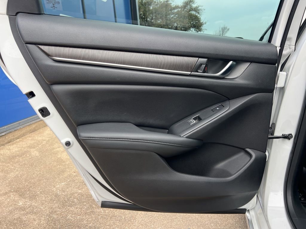 Used 2021 Honda Accord Touring image 24