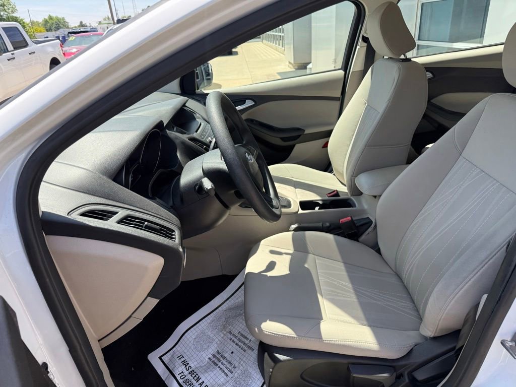 Certified 2017 Ford Focus SE FWD image 18
