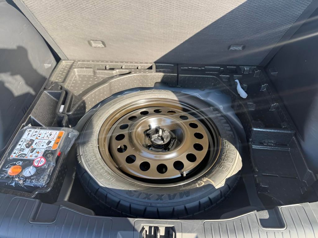 Certified 2025 Ford Escape Active image 16