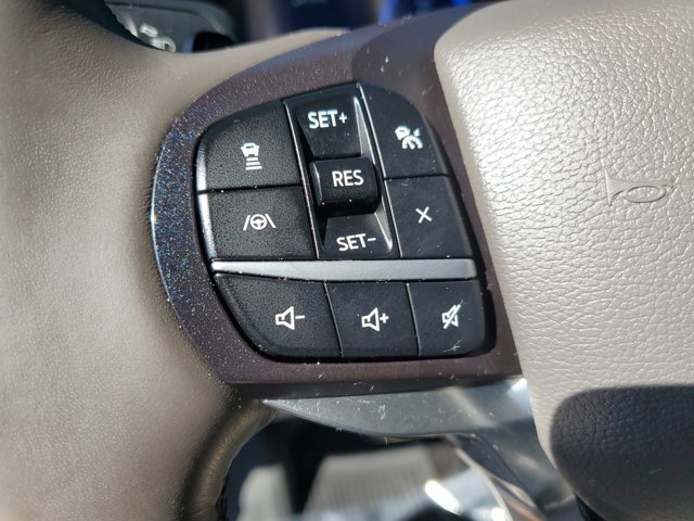 Certified 2020 Ford Explorer Platinum w/ Premium Technology Package image 28