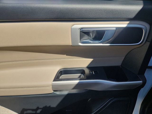 Certified 2022 Ford Explorer XLT w/ Equipment Group 202A AWD/4WD image 27